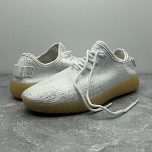 Forever Womens White Low Top LED Sneaker Shoes Size 7.5 Lace Up Rechargeable